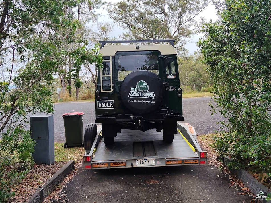 Car transport flatbed towing truck load configuration tracking row
